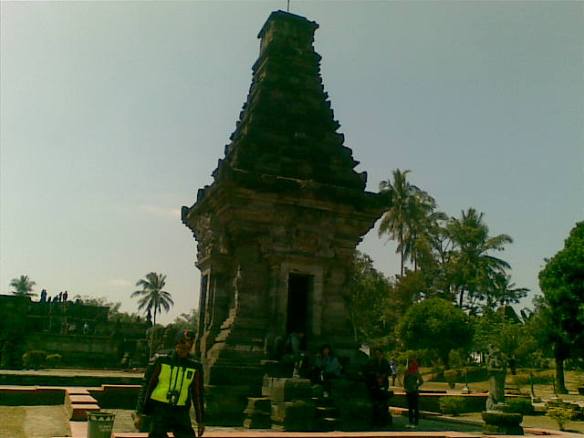 Candi Penataran 2.jpg