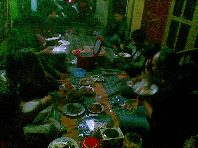 Makan makan jatimotoblog.jpg