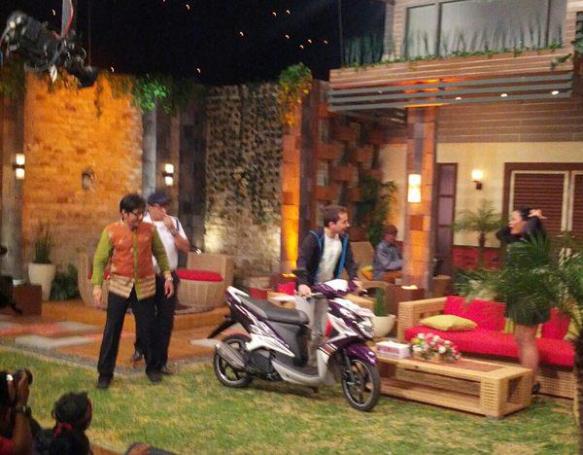 Lorenzo syuting pas mantab