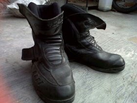 sepatu touring tomkins image