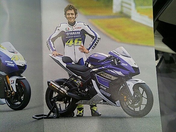 yamaha-r25-rossi.jpg image