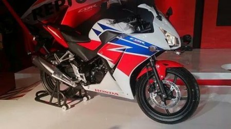 cbr 150R red white blue image