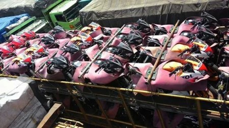 cbr 150R siap kirim dipelabuhan merak. image
