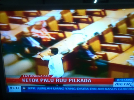 sidang paripurna RUU Pilkada. image