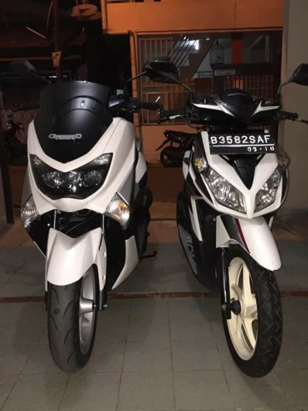 Yamaha NMax vs Honda Vario Techno depan image