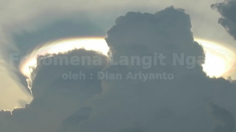 Fenomena di langit Ngawi.jpg image