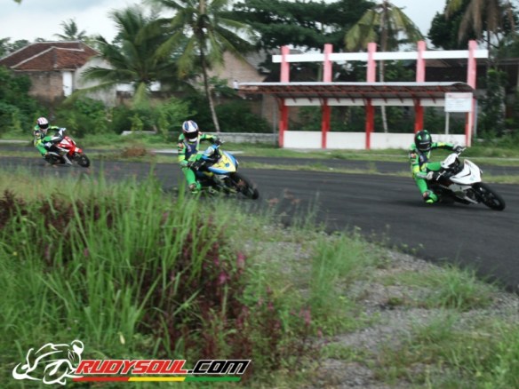 atlet balap motor jatim PON.jpg image