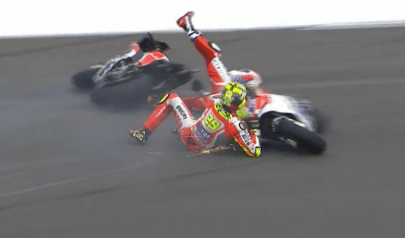 Crash Iannone vs Dovizioso.jpg image
