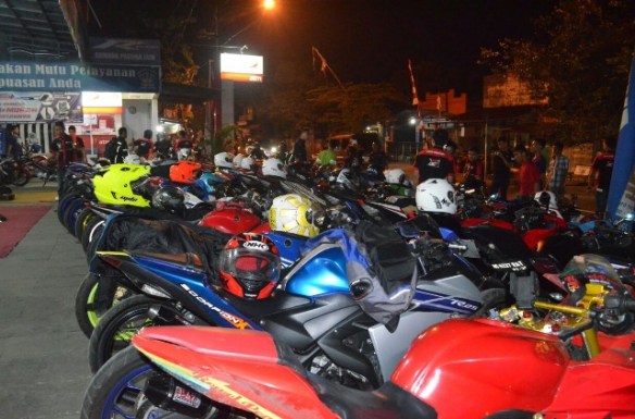 kopdargab plat ag R15 road15 to bima.jpg image